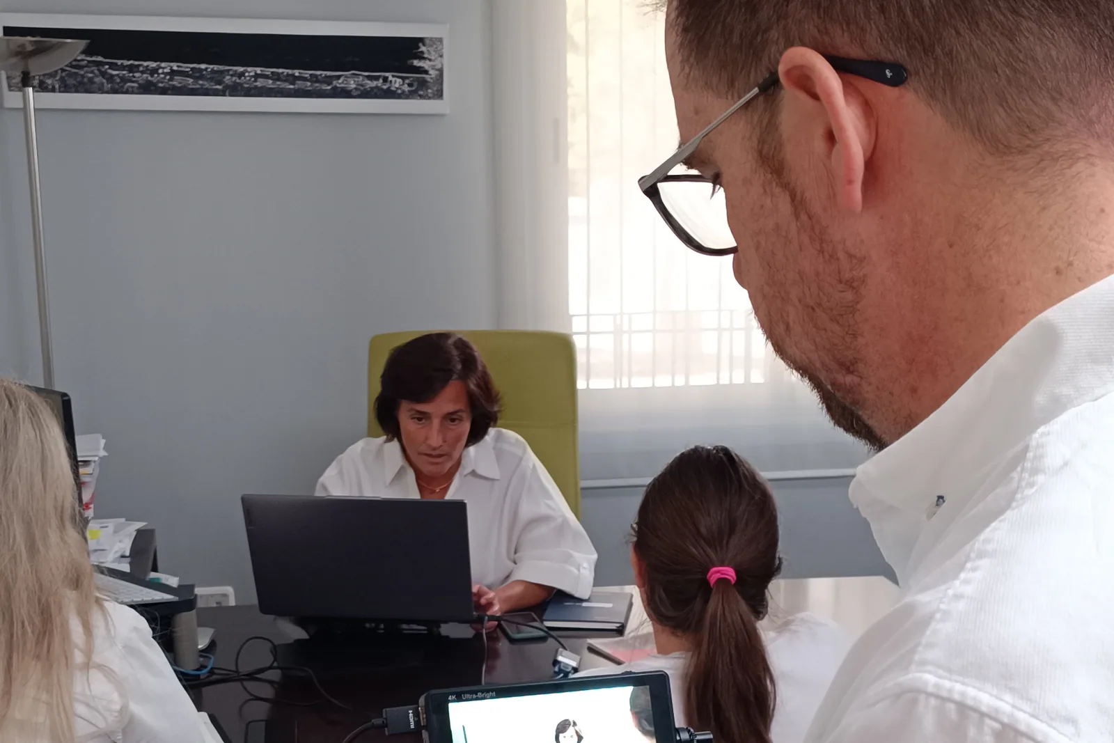 Rodaje de una entrevista de la campaña en la sede de la Fundación